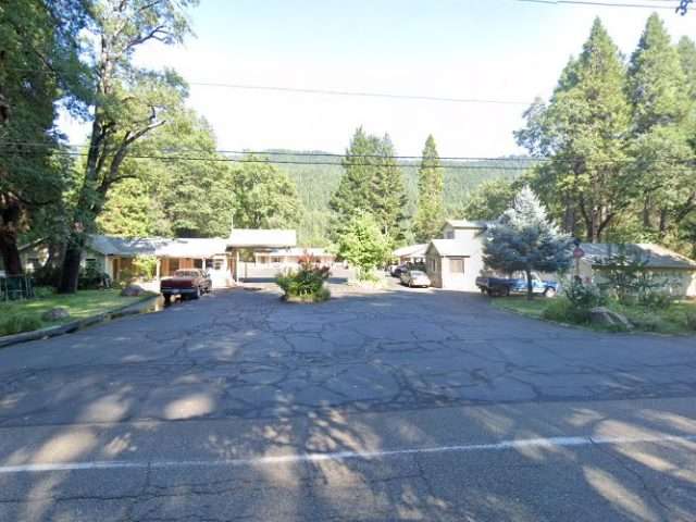 Tesla Destination Charger in Dunsmuir California