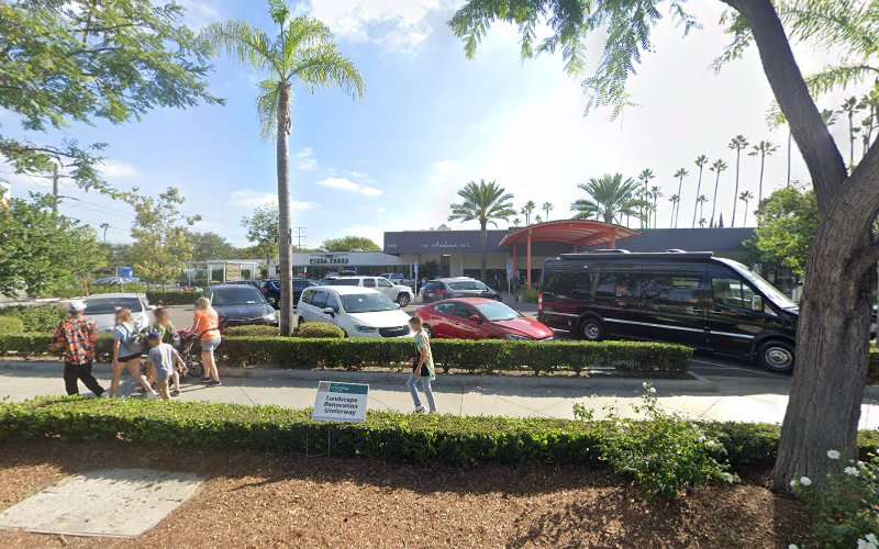 ChargePoint Charging Station EV Charging Station at 1700 S Harbor Blvd