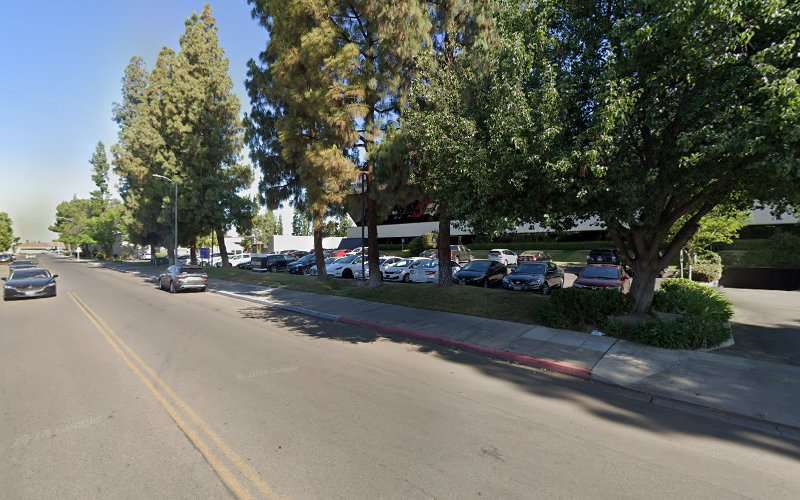 ChargePoint Charging Station EV Charging Station at 1111 E Herndon Ave