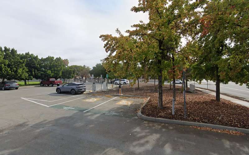 ChargePoint Charging Station EV Charging Station at 1425 Lafayette St