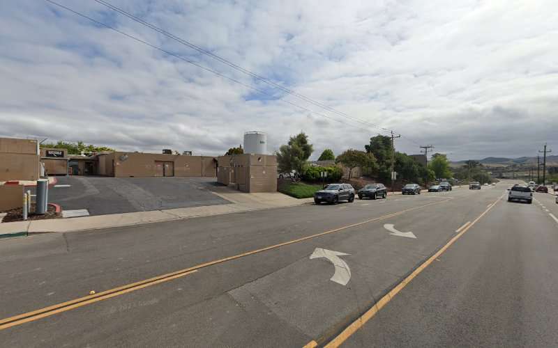 ChargePoint Charging Station EV Charging Station at 875 Fair Oaks Ave