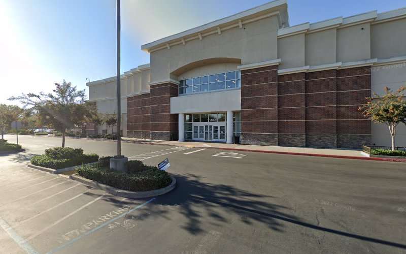 Shell Recharge Charging Station EV Charging Station at 2302 Monument Blvd