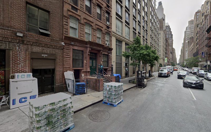 ChargePoint Charging Station EV Charging Station at 320 W 38th St