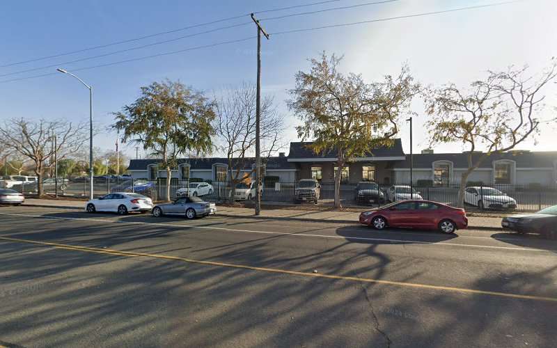 ChargePoint Charging Station EV Charging Station at 1990 E Gettysburg Ave