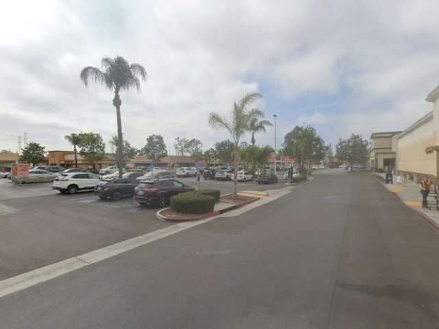 Shell Recharge Charging Station in Lakewood California
