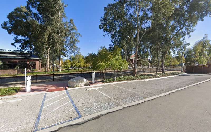 Shell Recharge Charging Station EV Charging Station at 420 Oriental Ave