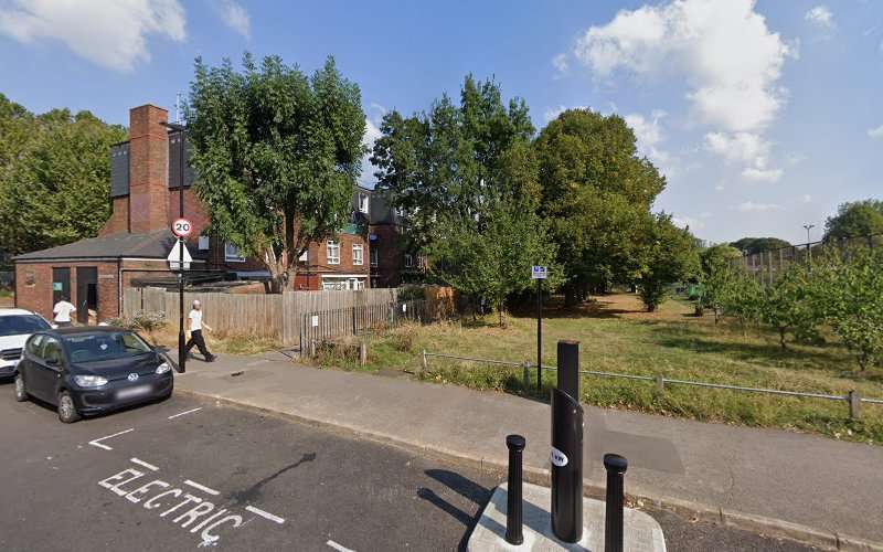 Source London Charging Station EV Charging Station at 40 Jarrow Rd