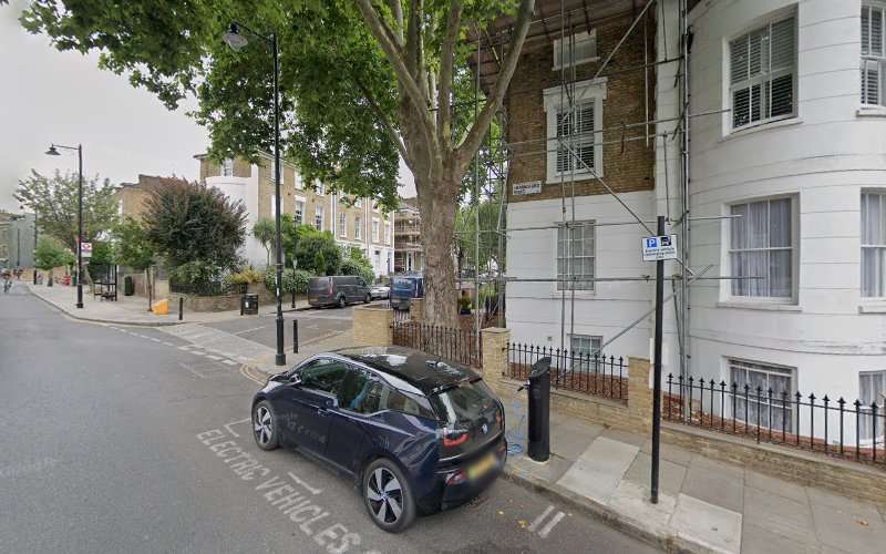 Source London Charging Station EV Charging Station at 152 Hemingford Rd