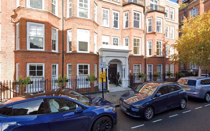 Shell Recharge Charging Station EV Charging Station at 66 York St