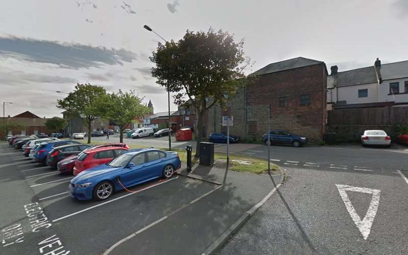 Gronn Kontakt Charging Station EV Charging Station at 99 Front St