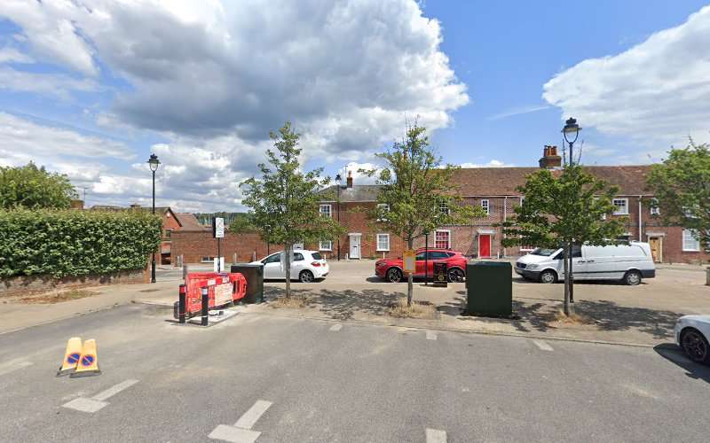 Mer Charging Station EV Charging Station at Car Park