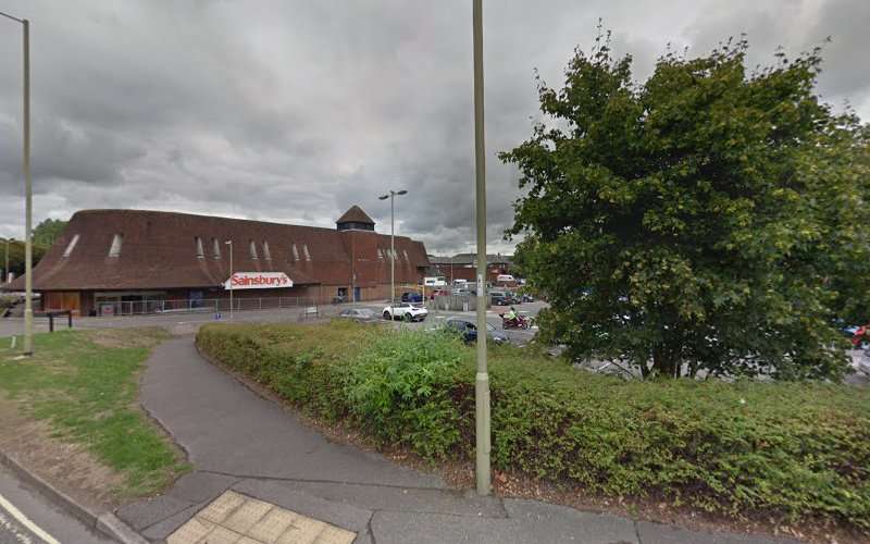 MER Charging Station EV Charging Station at Car Park