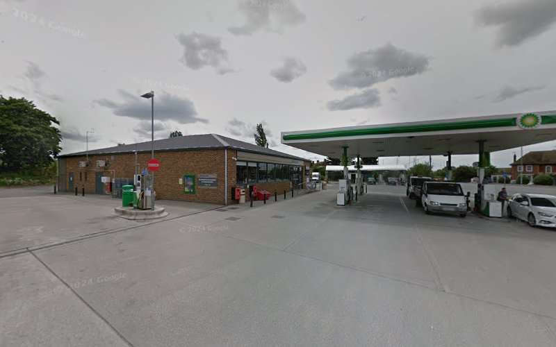 Shell Recharge Charging Station EV Charging Station at 265-269 Queenborough Rd