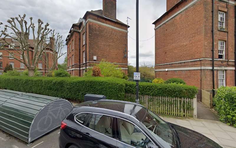 Source London Charging Station EV Charging Station at 170 Croftdown Rd