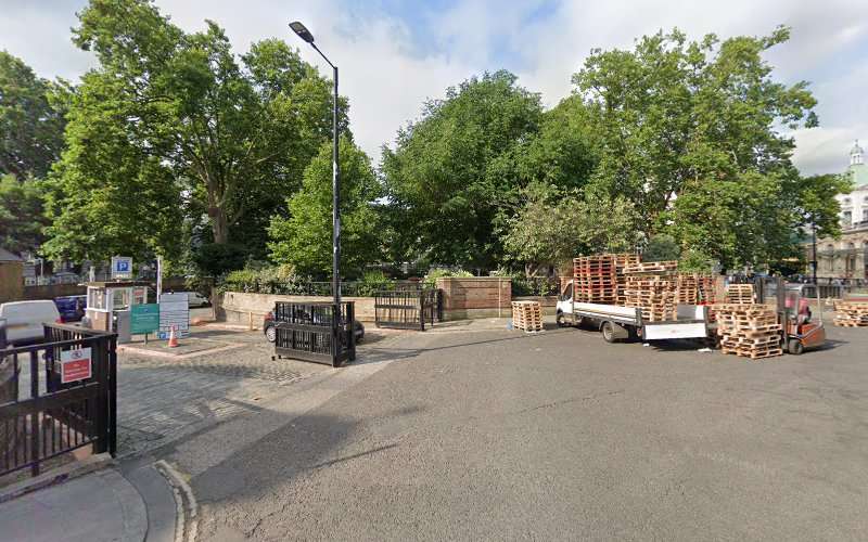 Qwello Charging Station EV Charging Station at 2 W Smithfield