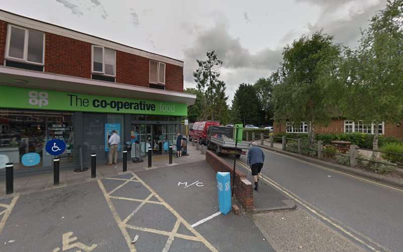 ChargePoint Charging Station EV Charging Station at 8 The Square