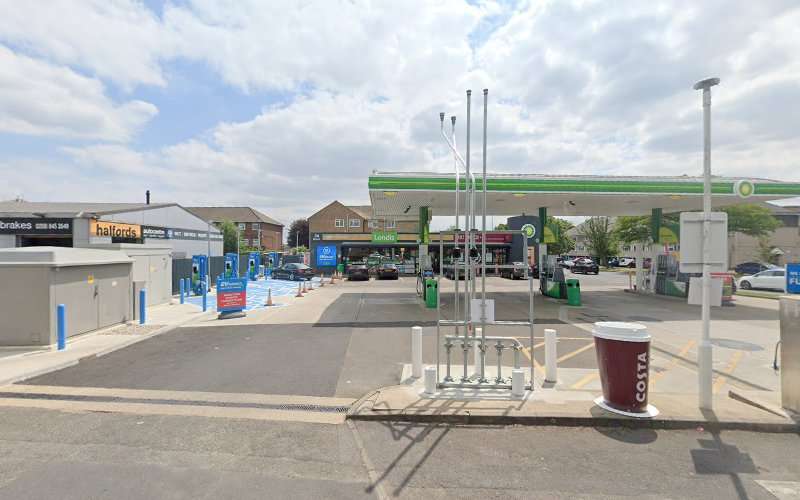 MFG EV Power Charging Station EV Charging Station at Victoria Rd