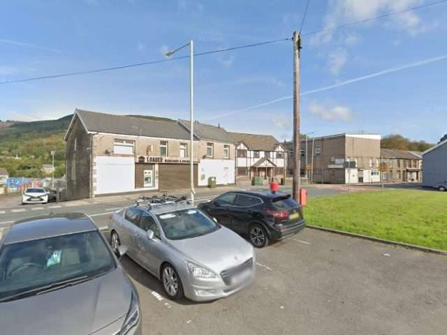 Connected Kerb Charging Station in Car United Kingdom of Great Britain and Northern Ireland