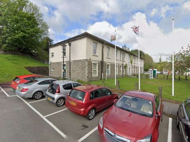 Connected Kerb Charging Station in Blac United Kingdom of Great Britain and Northern Ireland