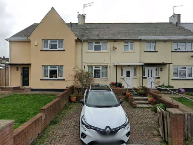Connected Kerb Charging Station in Cymru United Kingdom of Great Britain and Northern Ireland