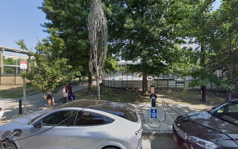 ChargePoint Charging Station EV Charging Station at 387 8th St