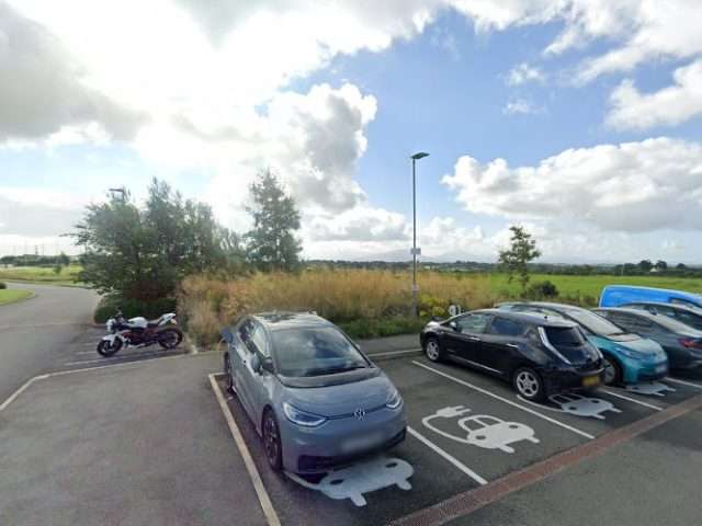 Community by Shell Recharge Charging Station in L United Kingdom of Great Britain and Northern Ireland